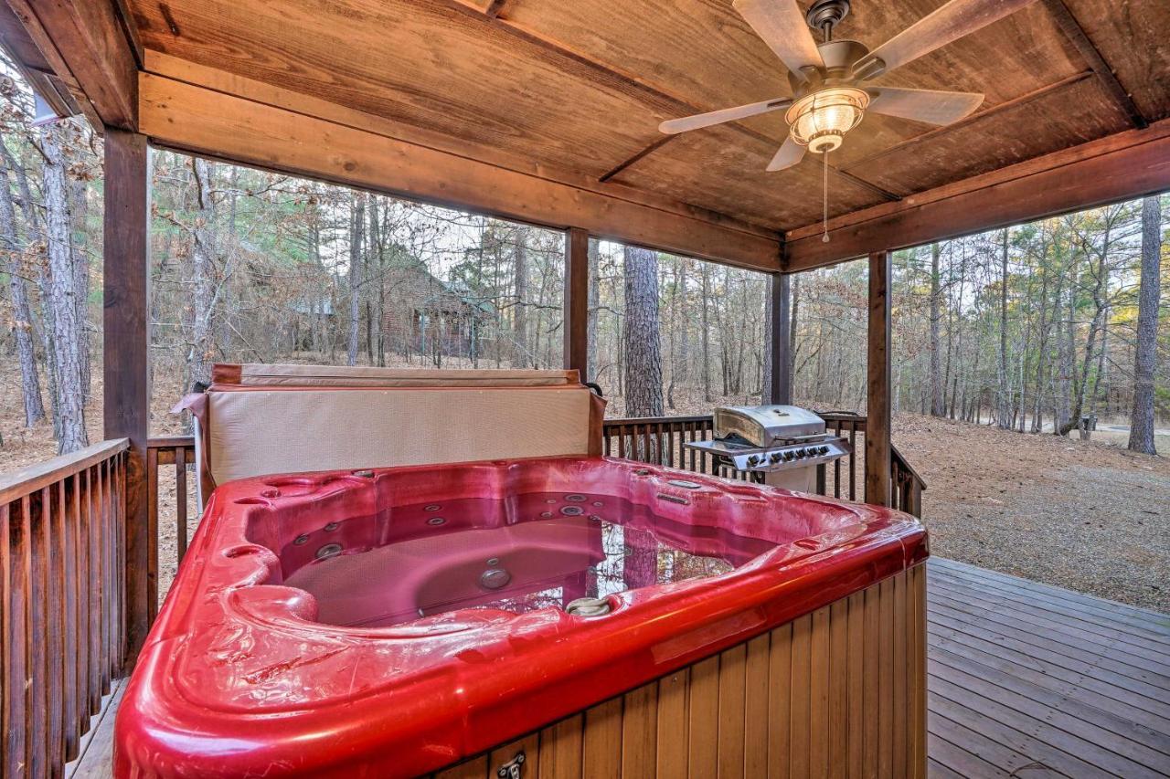Broken Bow Cabin With Deck, Hot Tub And Fire Pit! Extérieur photo
