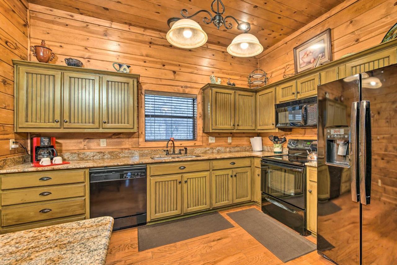 Broken Bow Cabin With Deck, Hot Tub And Fire Pit! Extérieur photo