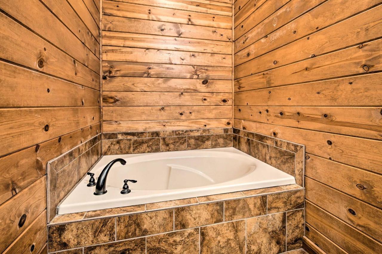 Broken Bow Cabin With Deck, Hot Tub And Fire Pit! Extérieur photo